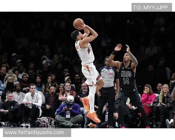 狄龙称赞布克进攻更具侵略性并找到创造罚球机会的有效方法